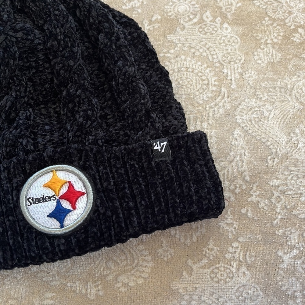 Brand New 47 Brand NFL Steelers Football Black Chenille Knit Cuffed Pom Hat - Picture 3 of 12
